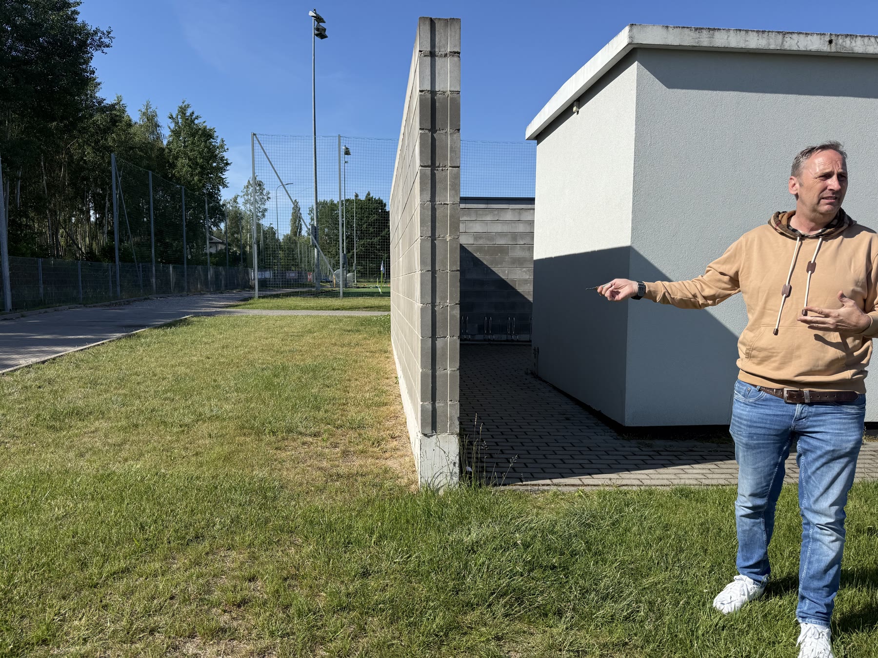 Ortstermin am Legia Training Center mit Trainingsplatz und technischer Infrastruktur